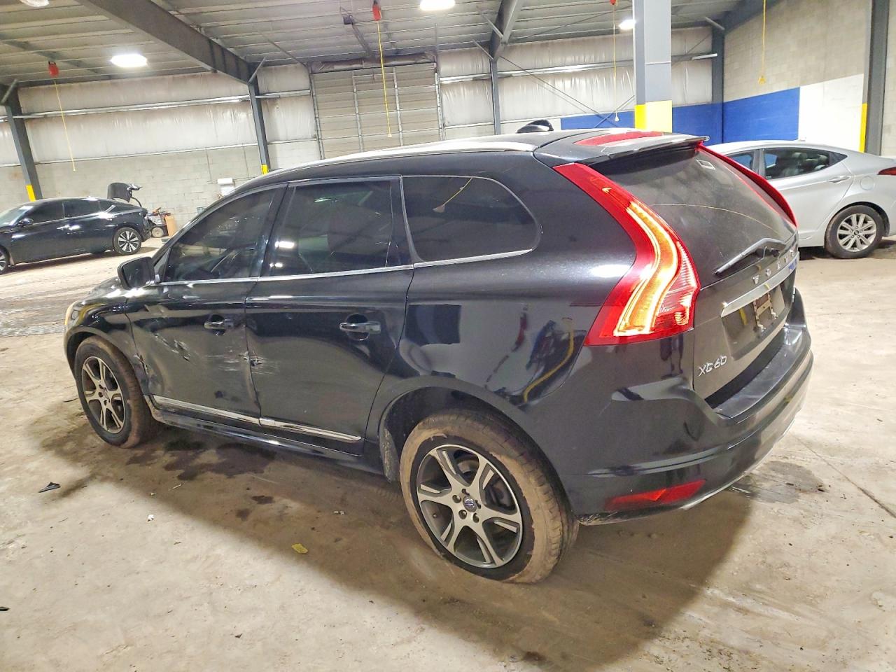2015 VOLVO XC60 T6 PREMIER+ photo 2