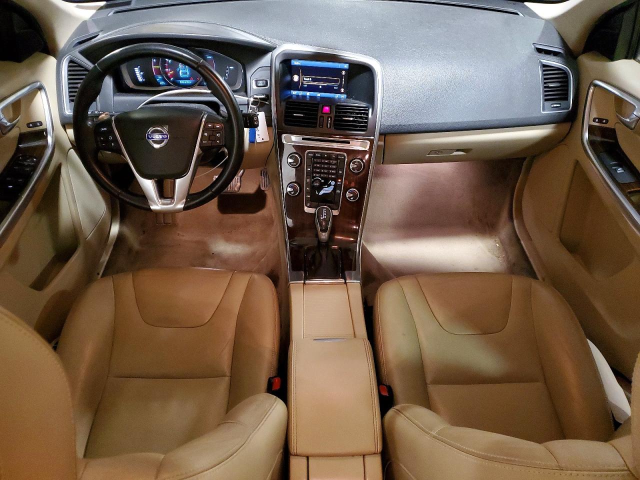 2015 VOLVO XC60 T6 PREMIER+ photo 8
