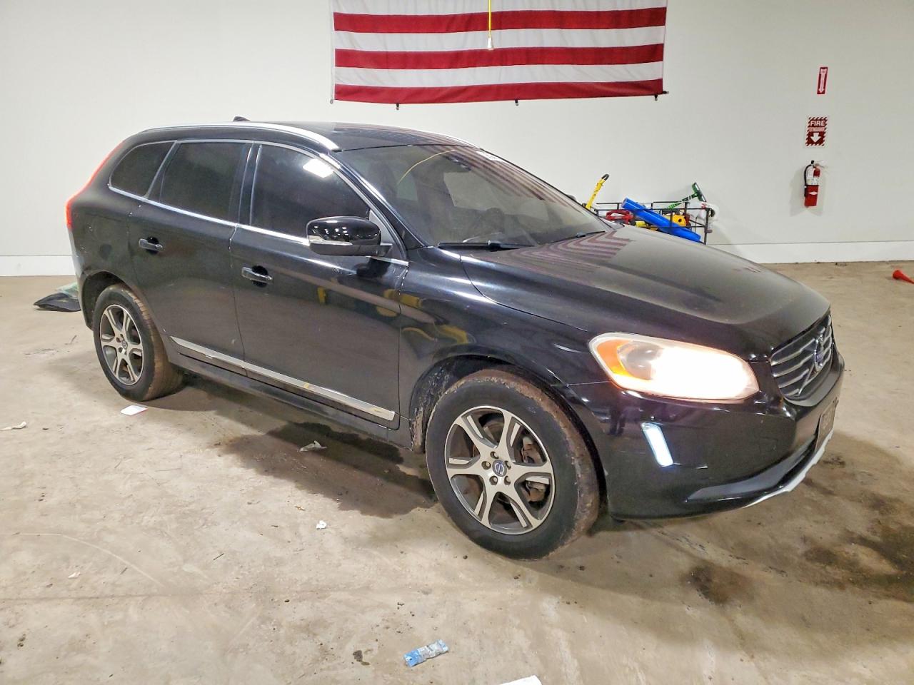 2015 VOLVO XC60 T6 PREMIER+ photo 4
