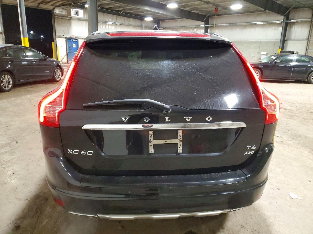 2015 VOLVO XC60 T6 PREMIER+ photo 6