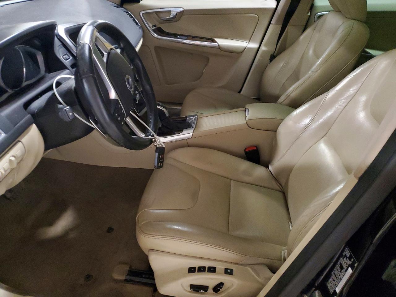 2015 VOLVO XC60 T6 PREMIER+ photo 7