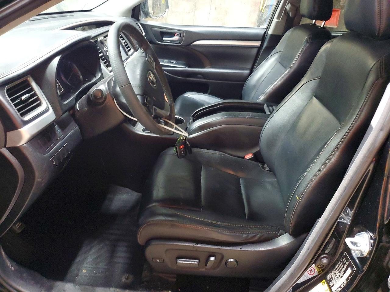 2016 TOYOTA HIGHLANDER XLE photo 7