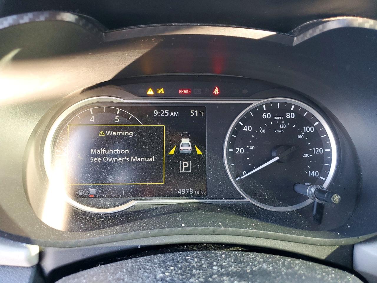 2021 NISSAN VERSA SV photo 9