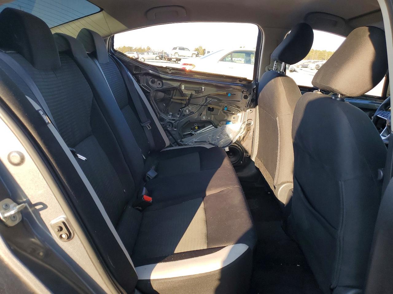 2021 NISSAN VERSA SV photo 10