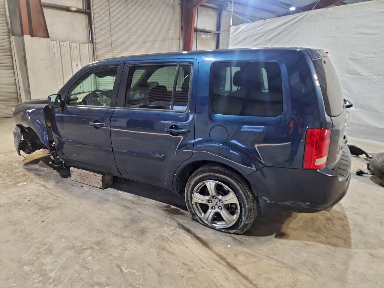 2012 HONDA PILOT photo 2