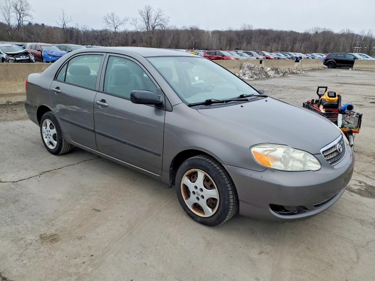 2005 TOYOTA COROLLA CE photo 4
