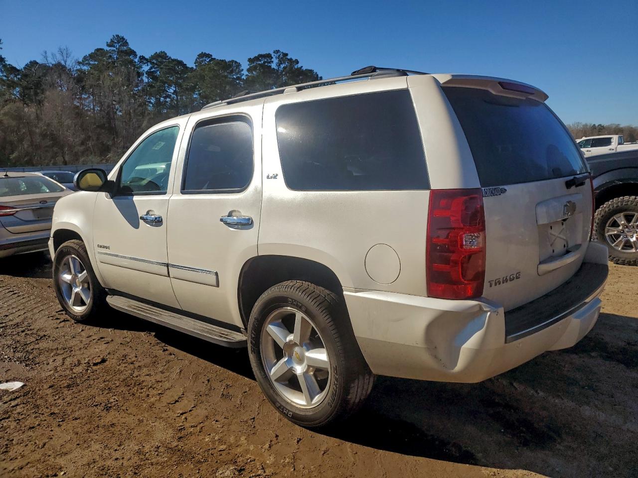 2009 CHEVROLET TAHOE C1500 LTZ photo 2