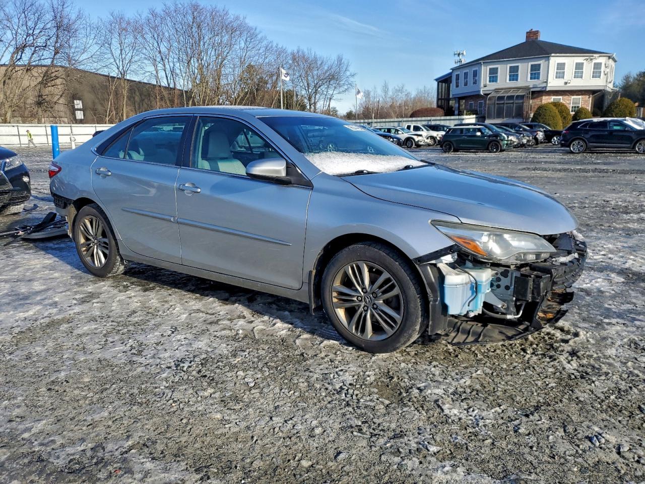 2015 TOYOTA CAMRY LE photo 4