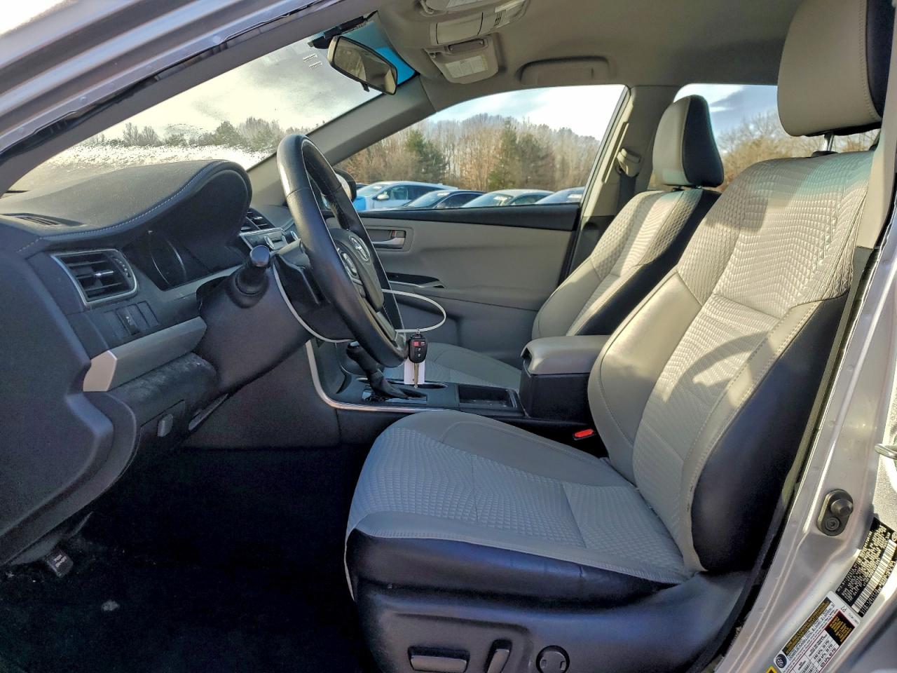 2015 TOYOTA CAMRY LE photo 7