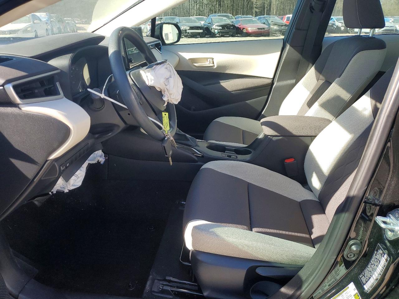 2023 TOYOTA COROLLA LE photo 13
