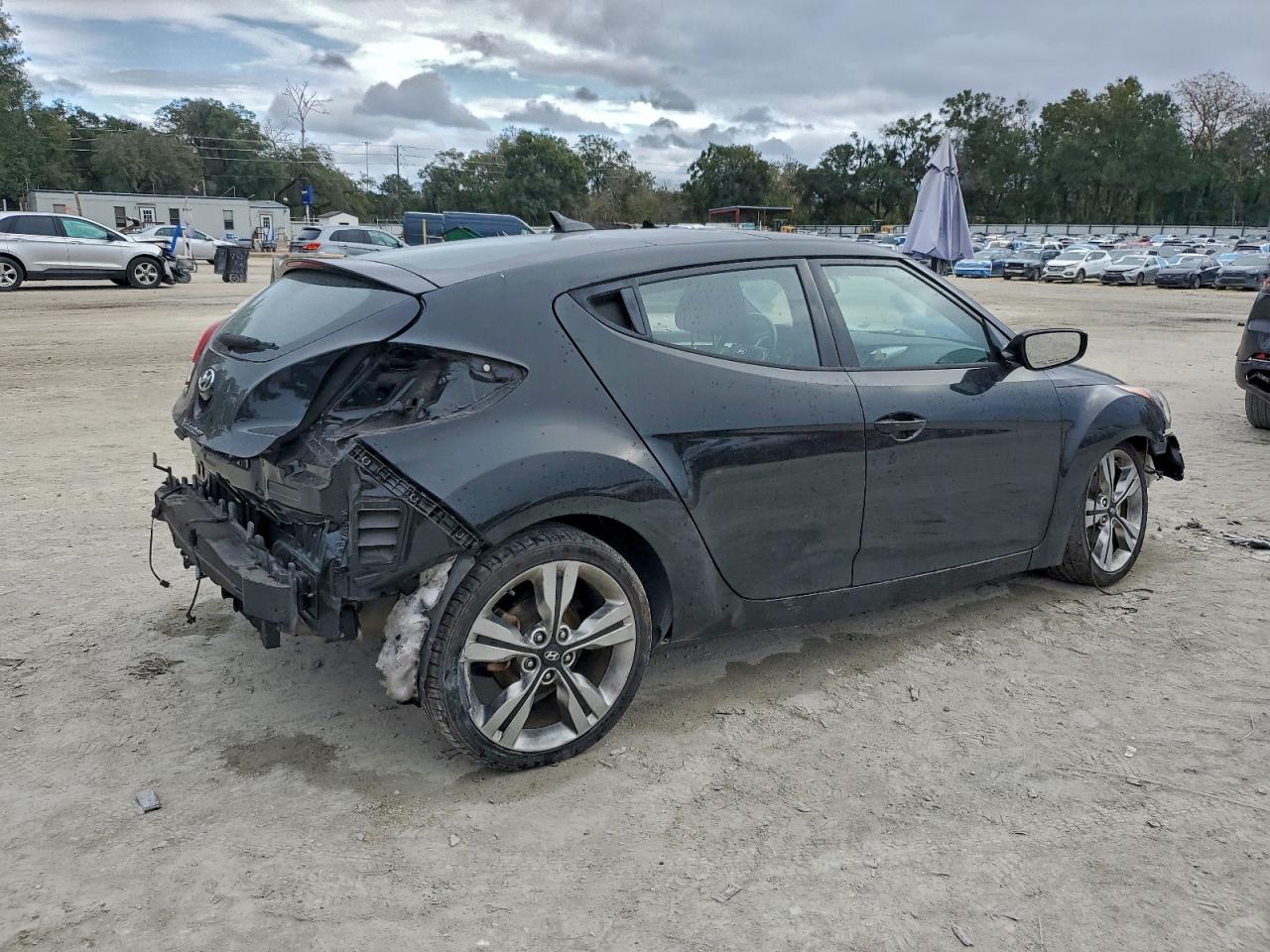 2017 HYUNDAI VELOSTER photo 3