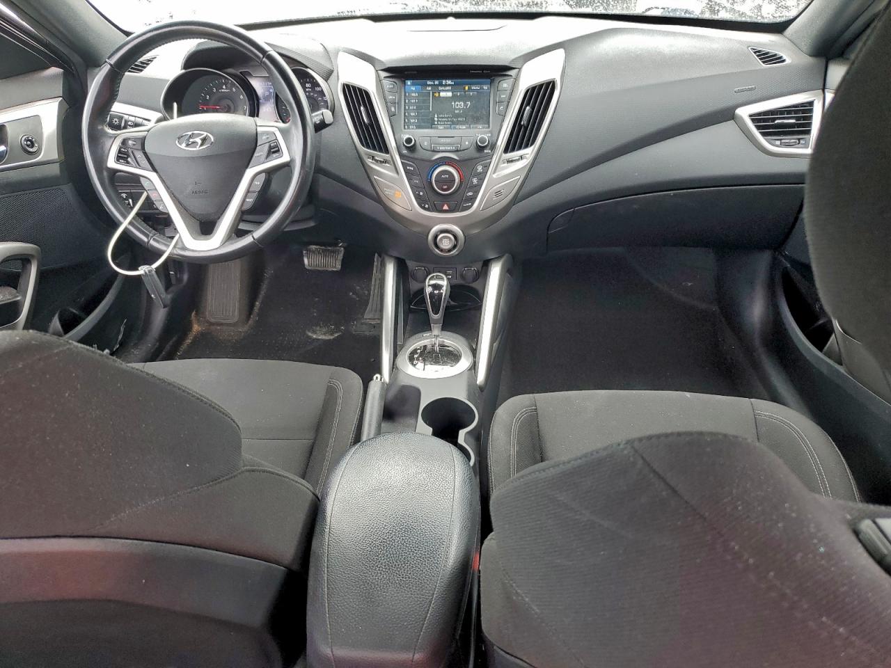 2017 HYUNDAI VELOSTER photo 8