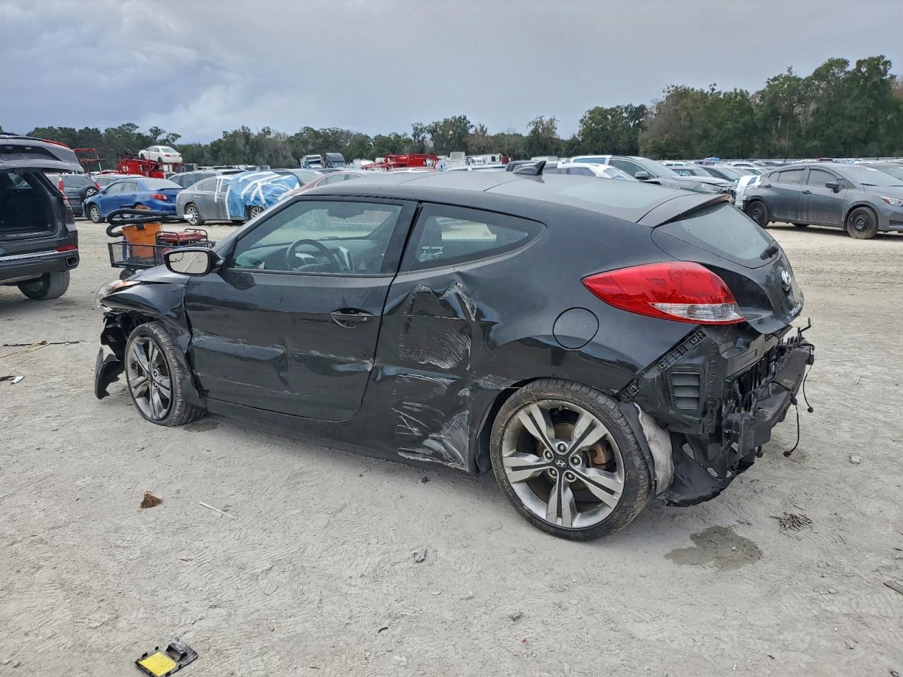 2017 HYUNDAI VELOSTER photo 2