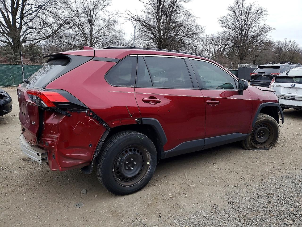2019 TOYOTA RAV4 LE photo 3