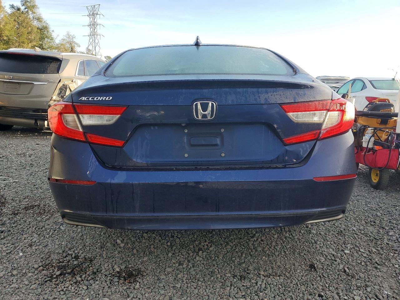 2018 HONDA ACCORD LX photo 6