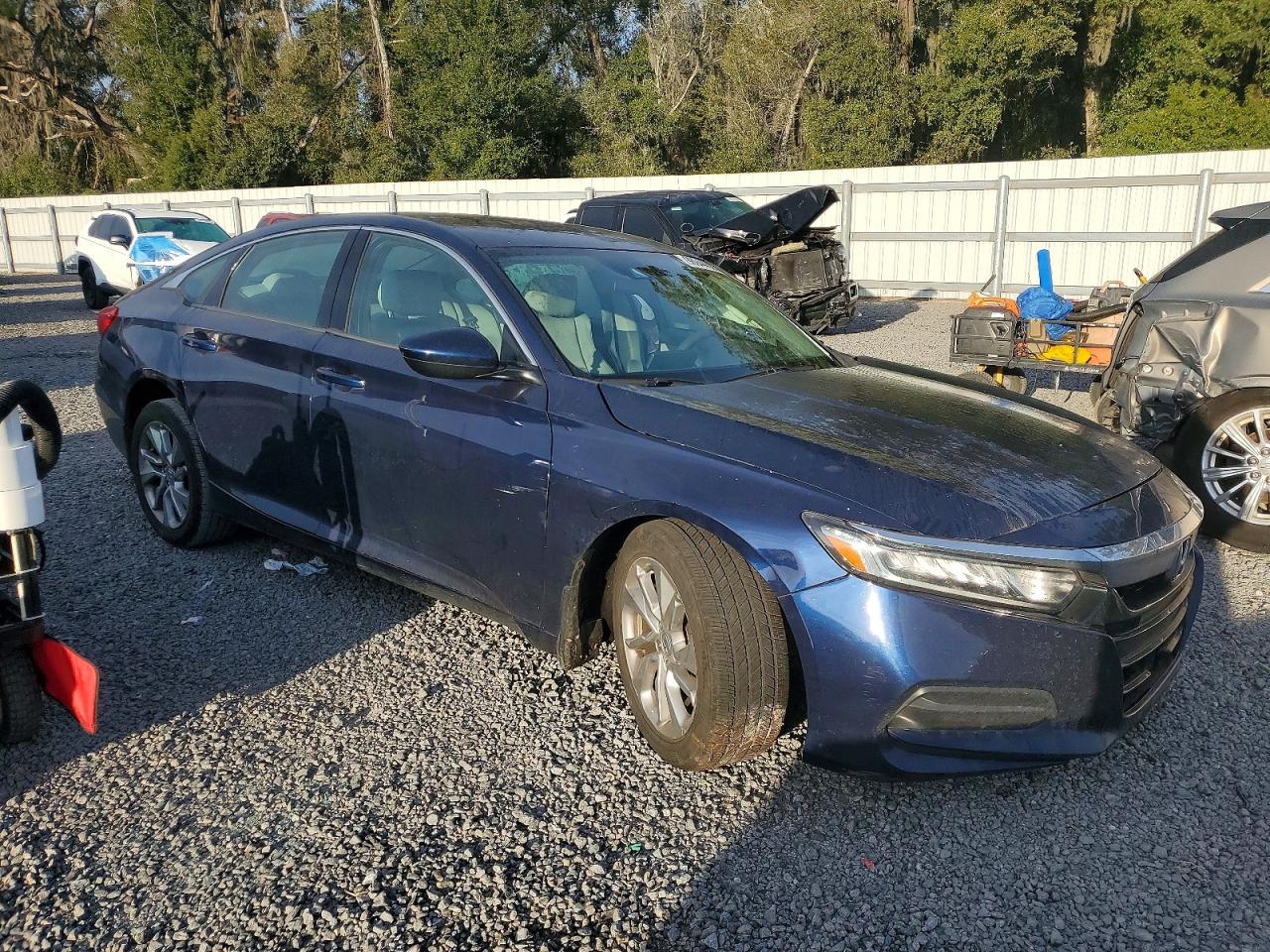 2018 HONDA ACCORD LX photo 4