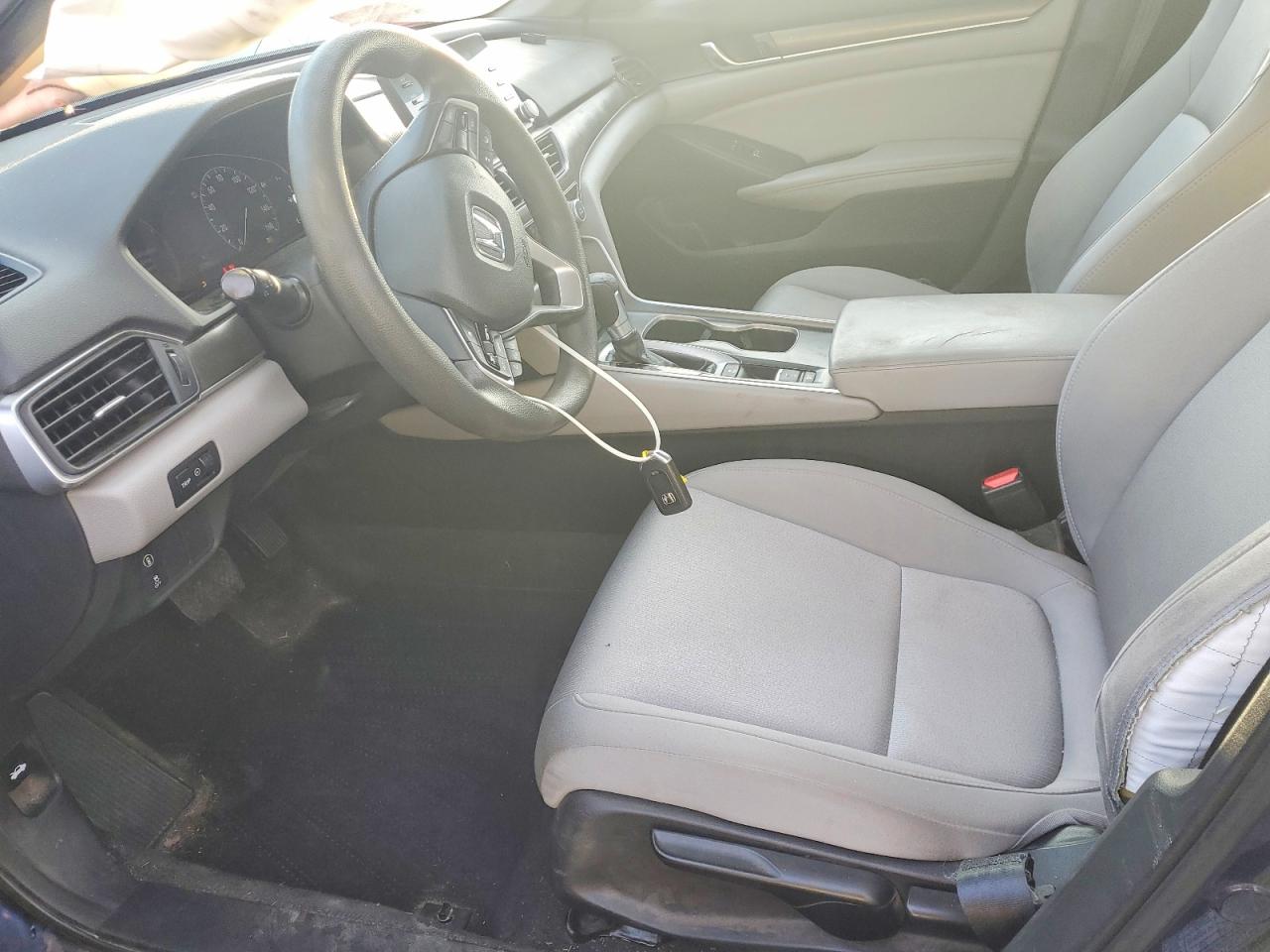 2018 HONDA ACCORD LX photo 7