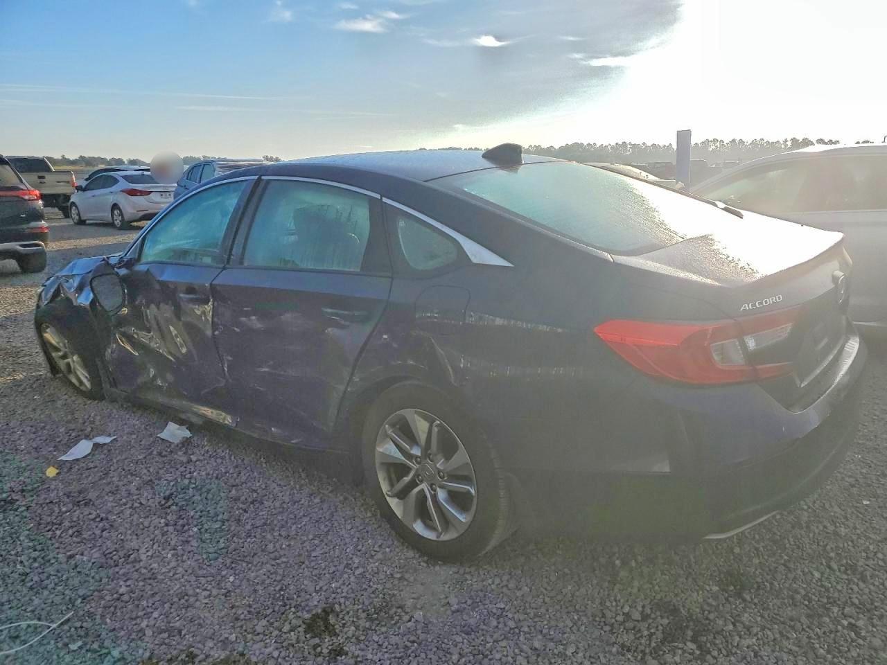 2018 HONDA ACCORD LX photo 2