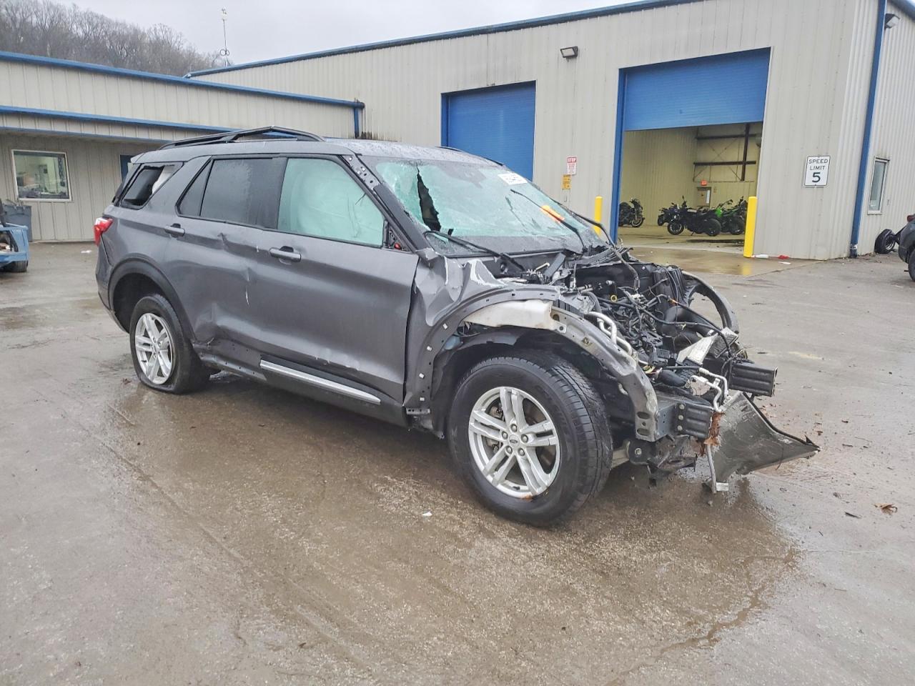 2021 FORD EXPLORER XLT photo 4
