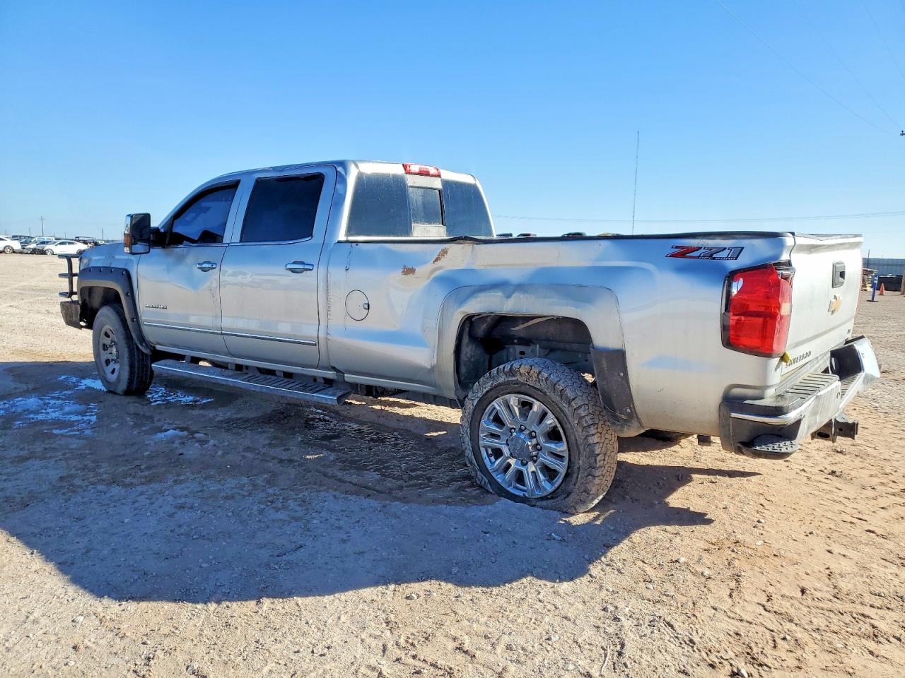 2019 CHEVROLET SILVERADO K3500 LTZ photo 2