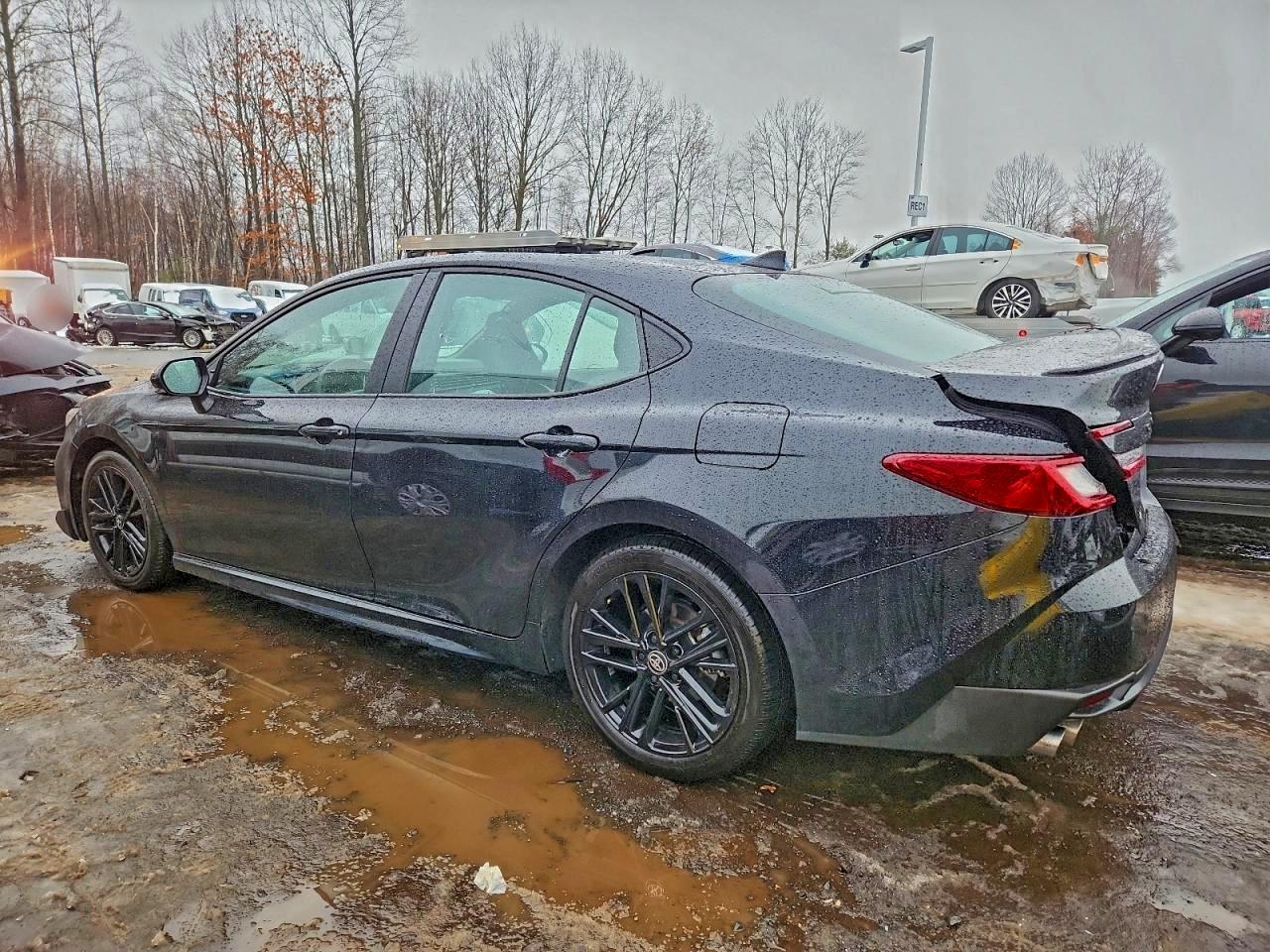 2025 TOYOTA CAMRY XSE photo 3