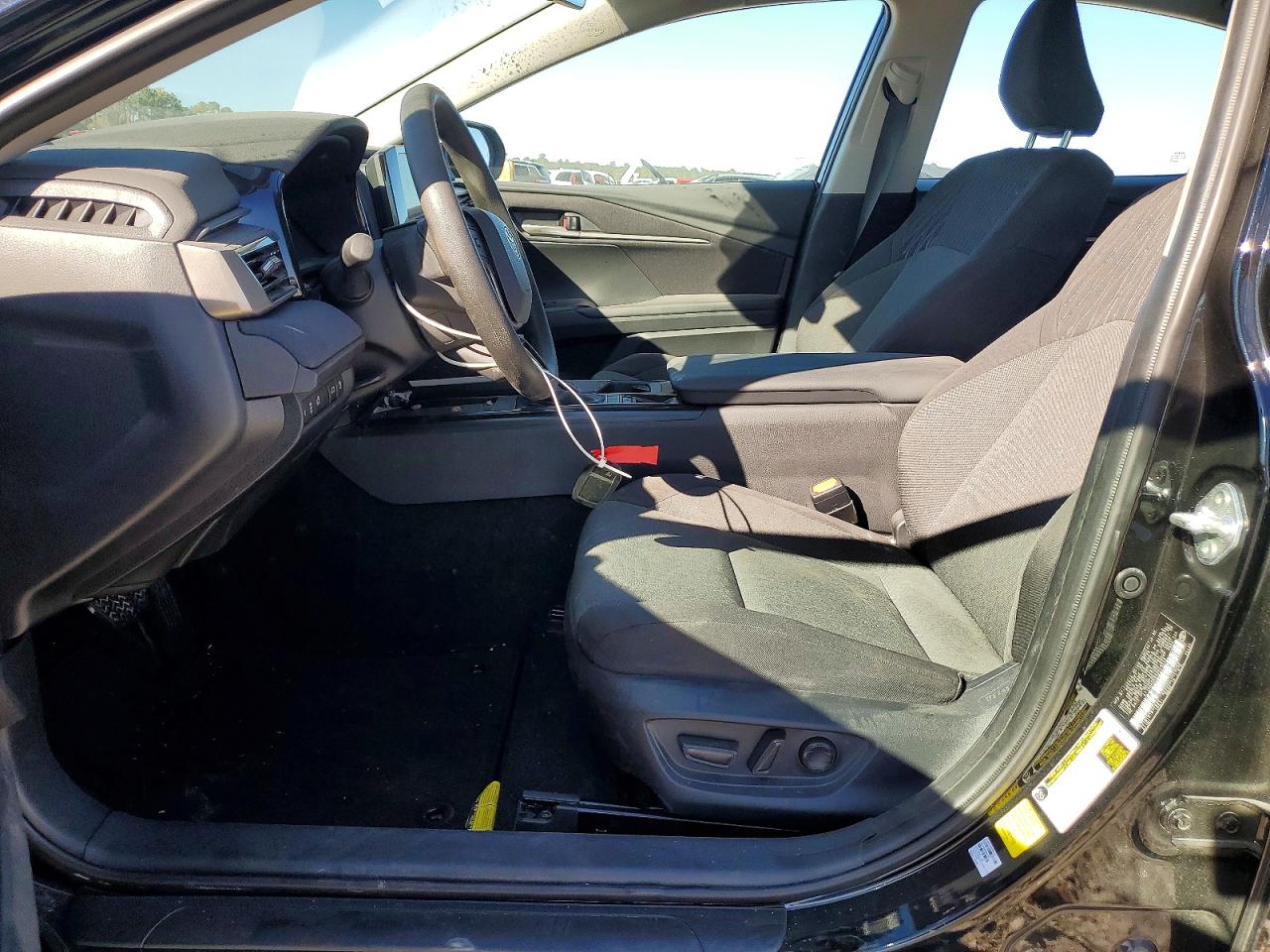 2025 TOYOTA CAMRY XSE photo 7