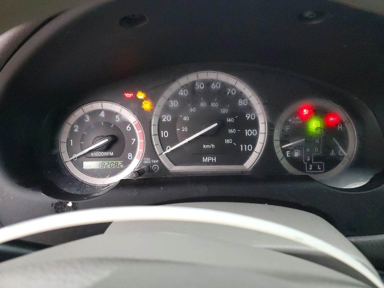 2004 TOYOTA SIENNA LE photo 9