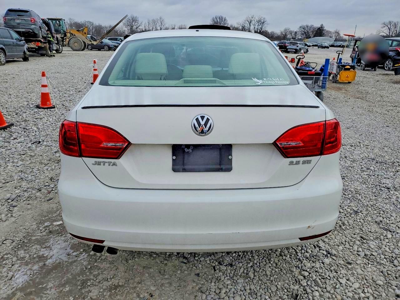 2011 VOLKSWAGEN JETTA SE photo 11