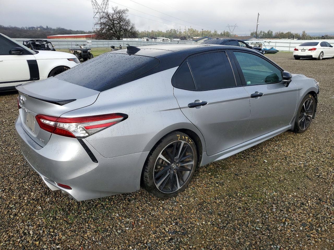 2019 TOYOTA CAMRY XSE photo 5