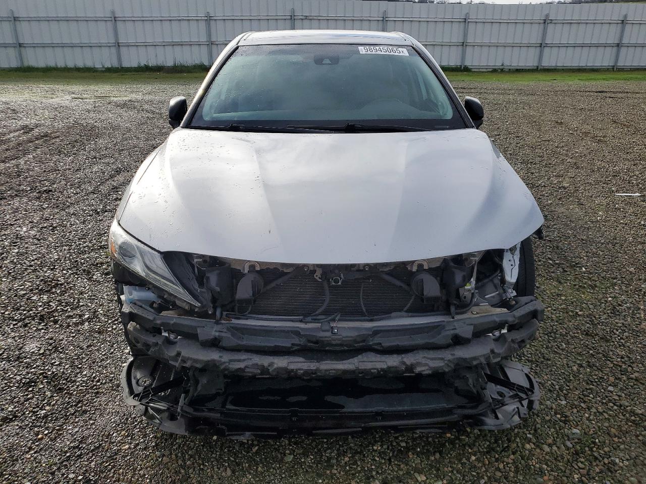 2019 TOYOTA CAMRY XSE photo 9
