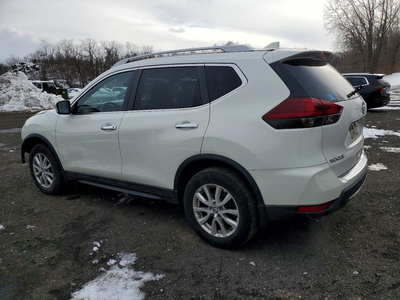2019 NISSAN ROGUE S photo 2