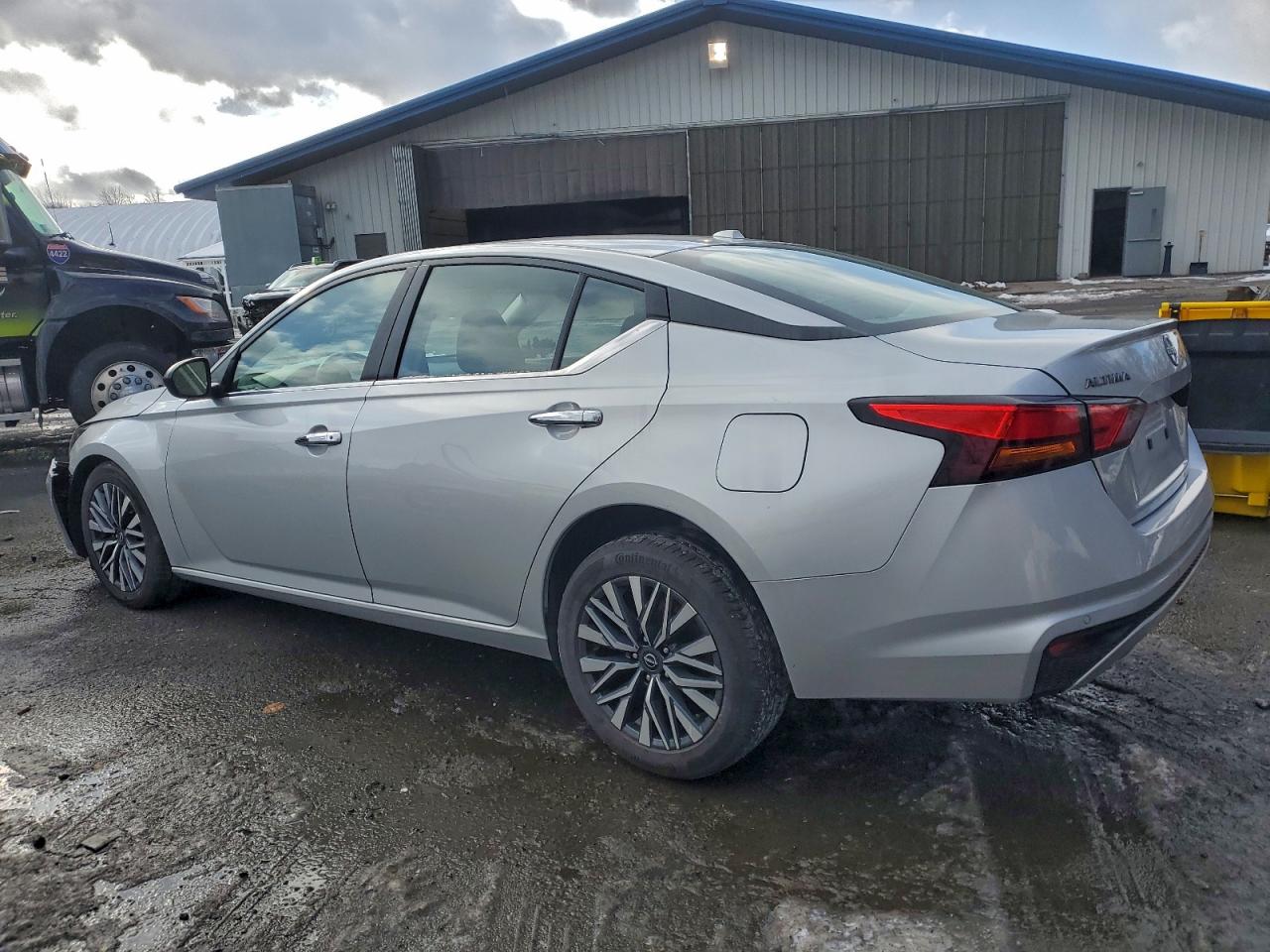 2024 NISSAN ALTIMA SV photo 2