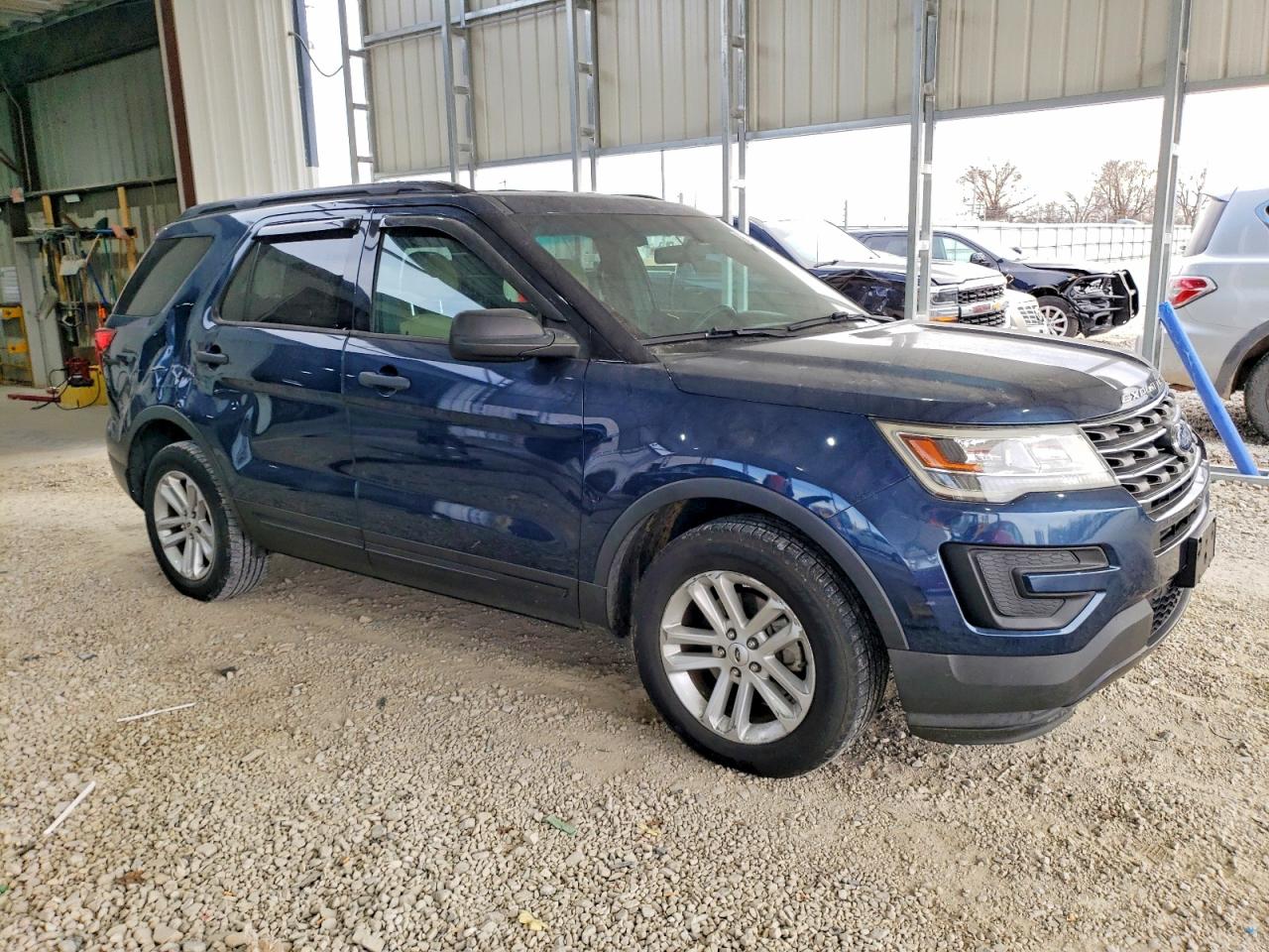2017 FORD EXPLORER photo 4