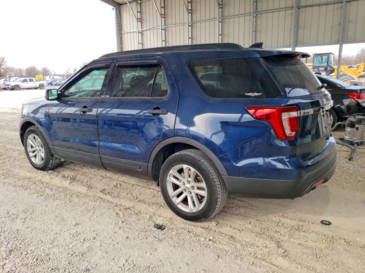 2017 FORD EXPLORER photo 2