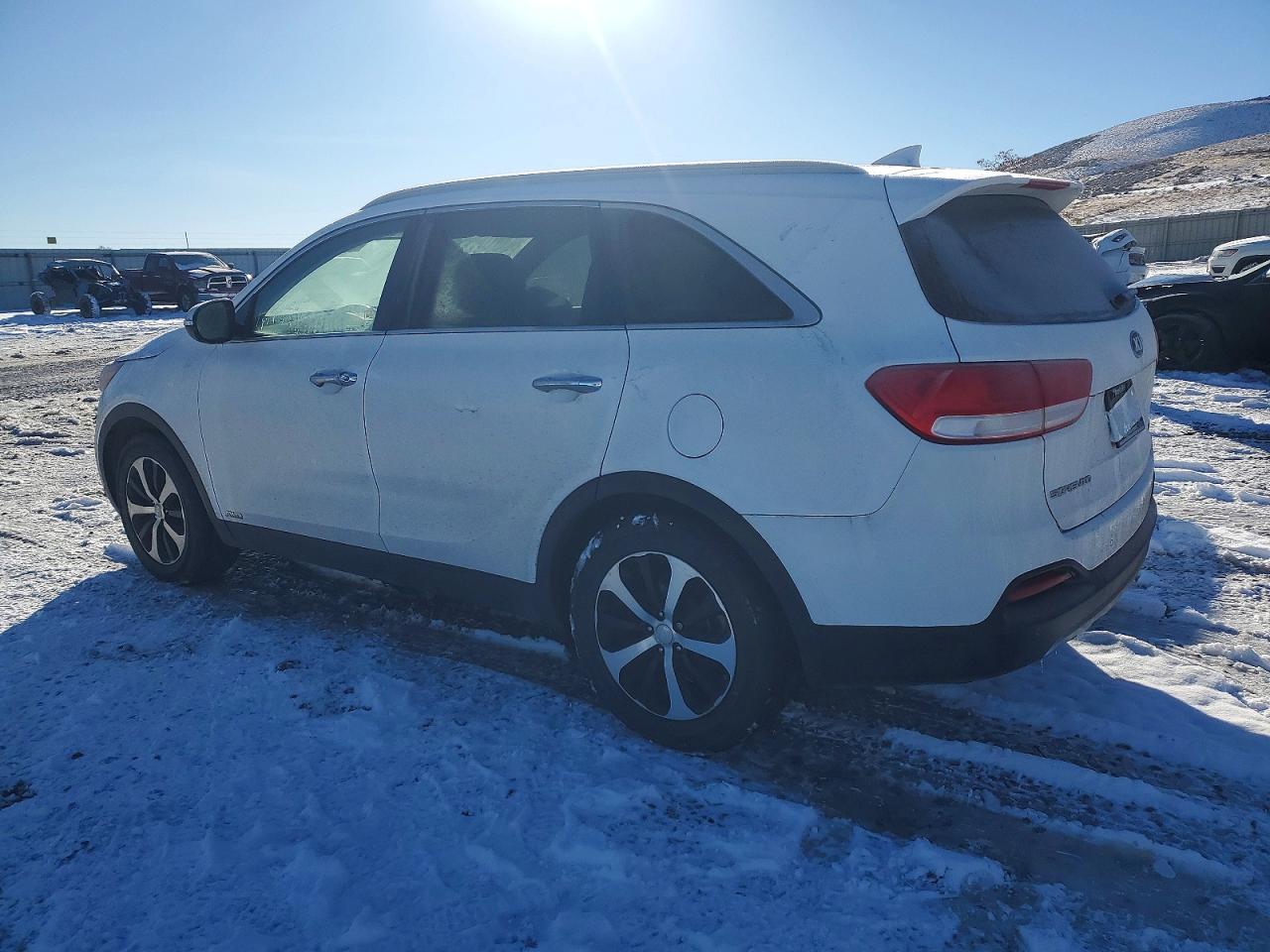 2016 KIA SORENTO EX photo 2