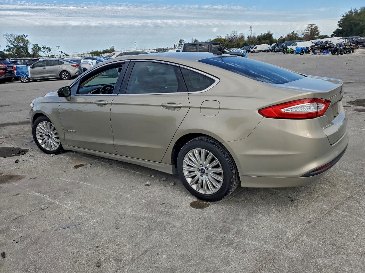 2015 FORD FUSION SE HYBRID photo 2