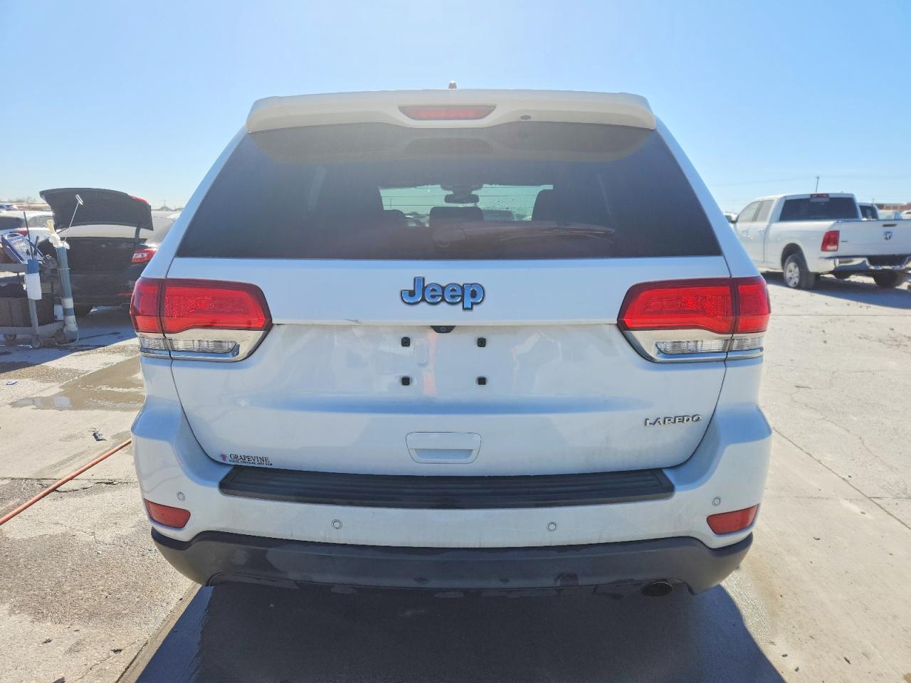 2019 JEEP GRAND CHEROKEE LAREDO photo 11