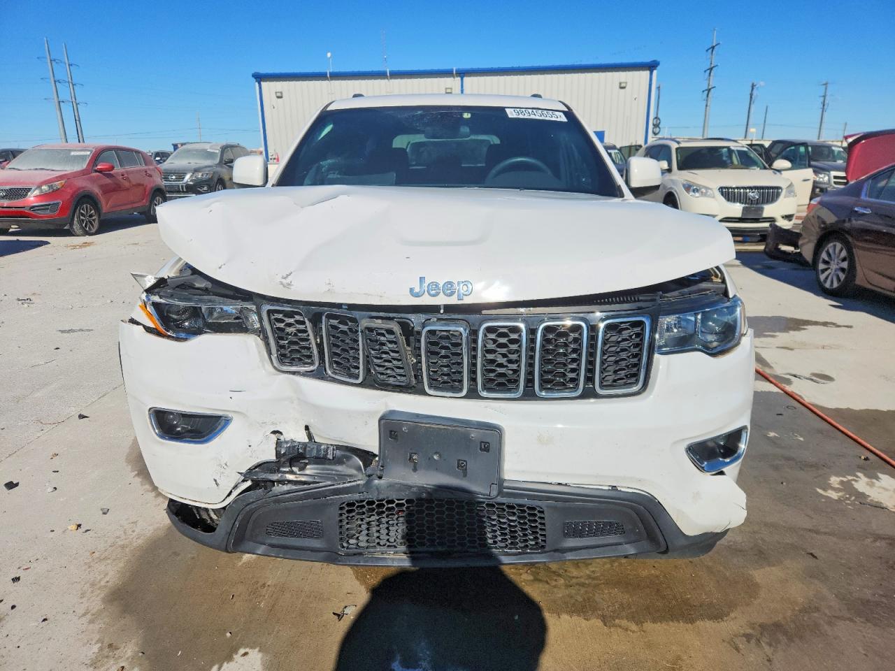 2019 JEEP GRAND CHEROKEE LAREDO photo 9
