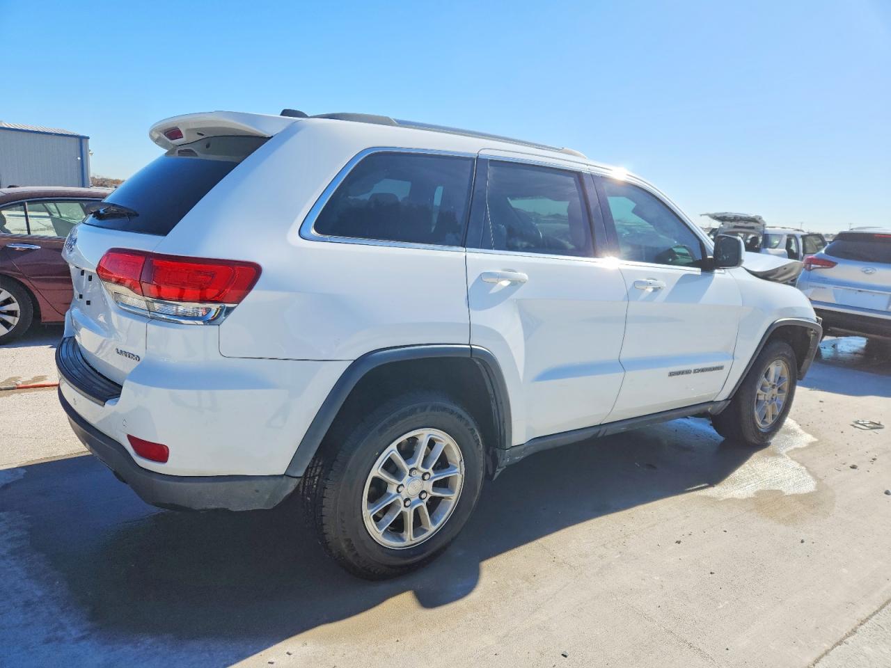 2019 JEEP GRAND CHEROKEE LAREDO photo 5