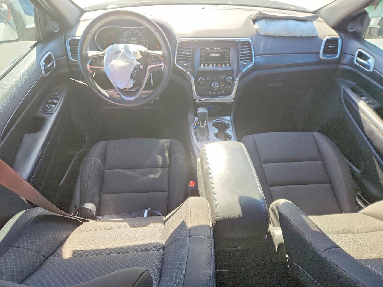 2019 JEEP GRAND CHEROKEE LAREDO photo 15
