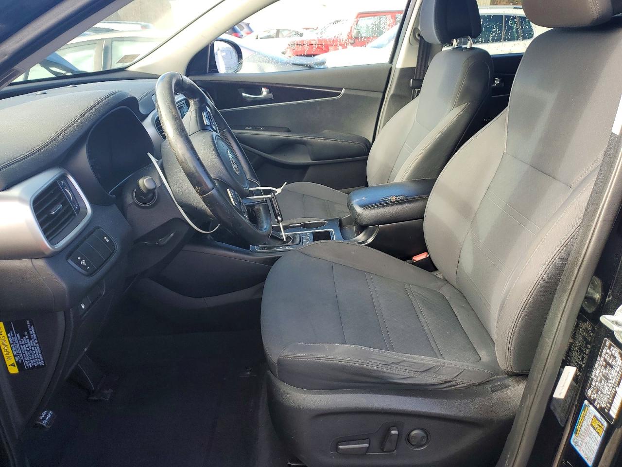 2016 KIA SORENTO LX photo 13