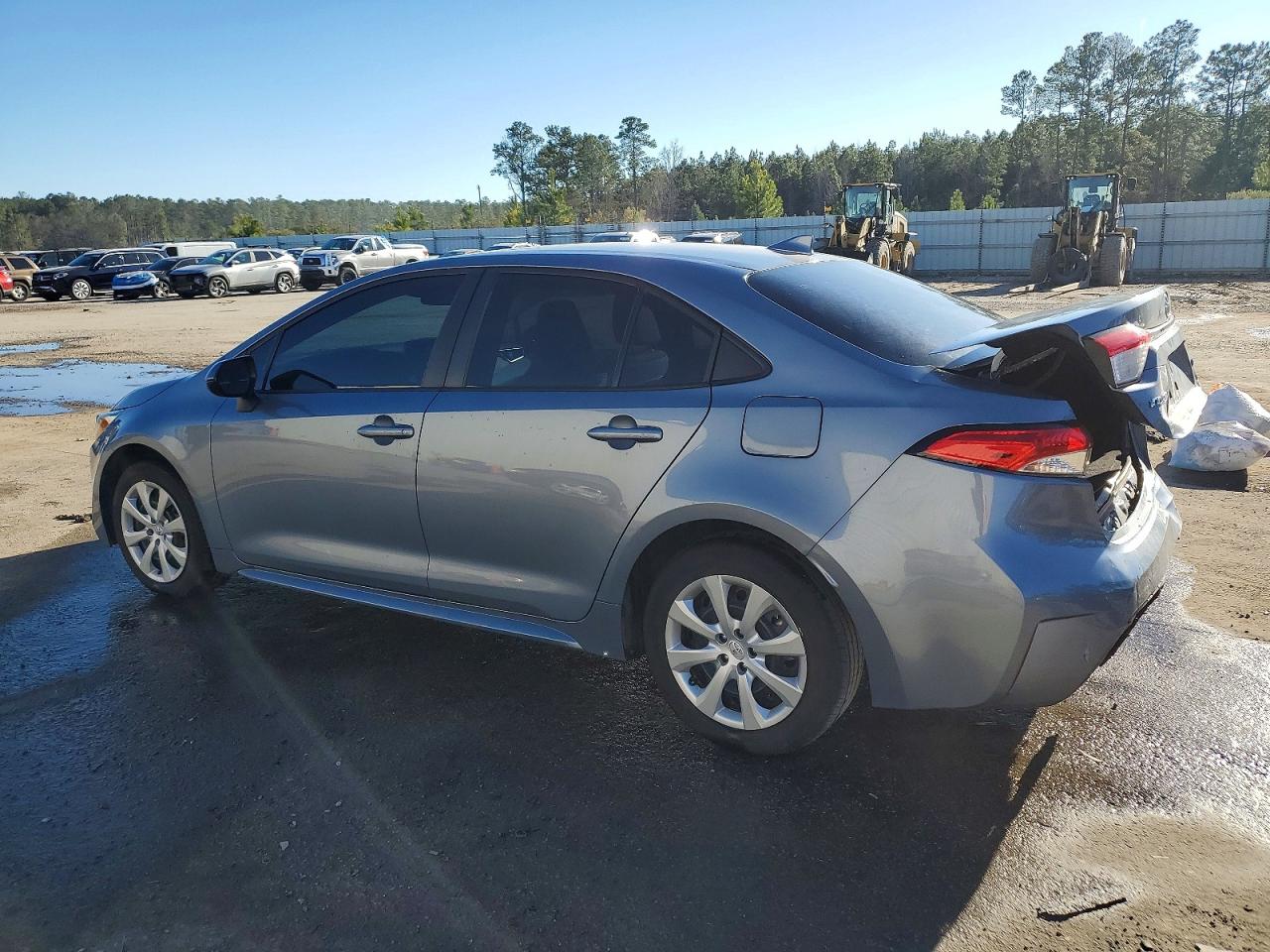 2024 TOYOTA COROLLA LE photo 2