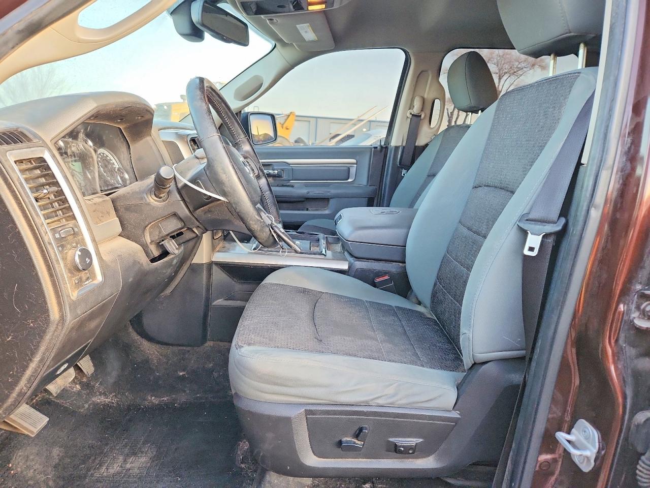 2013 RAM 1500 SLT photo 7