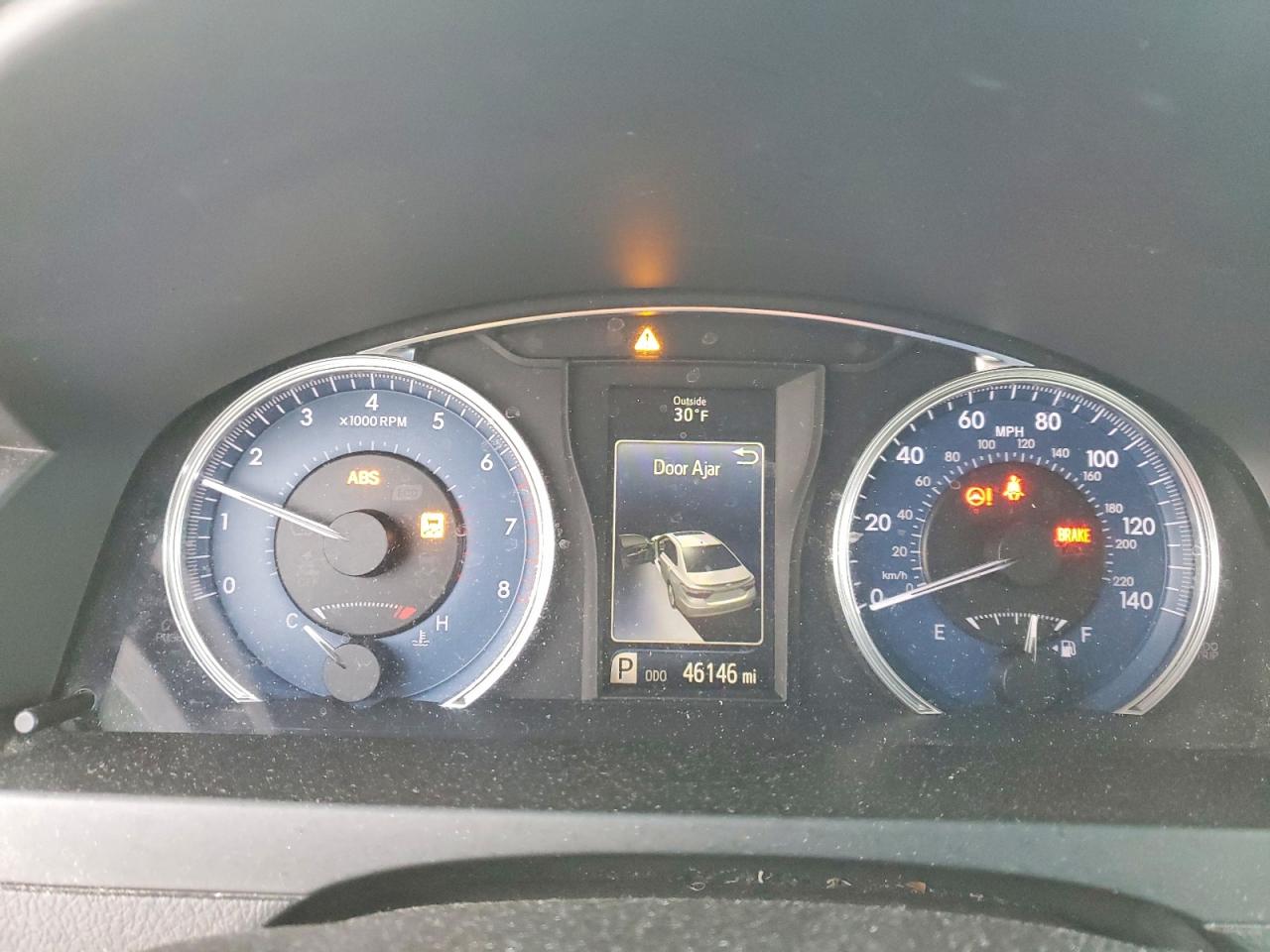2016 TOYOTA CAMRY LE photo 17