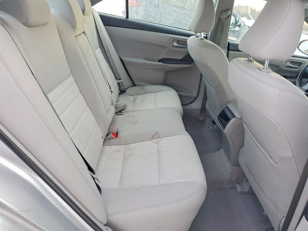 2016 TOYOTA CAMRY LE photo 19