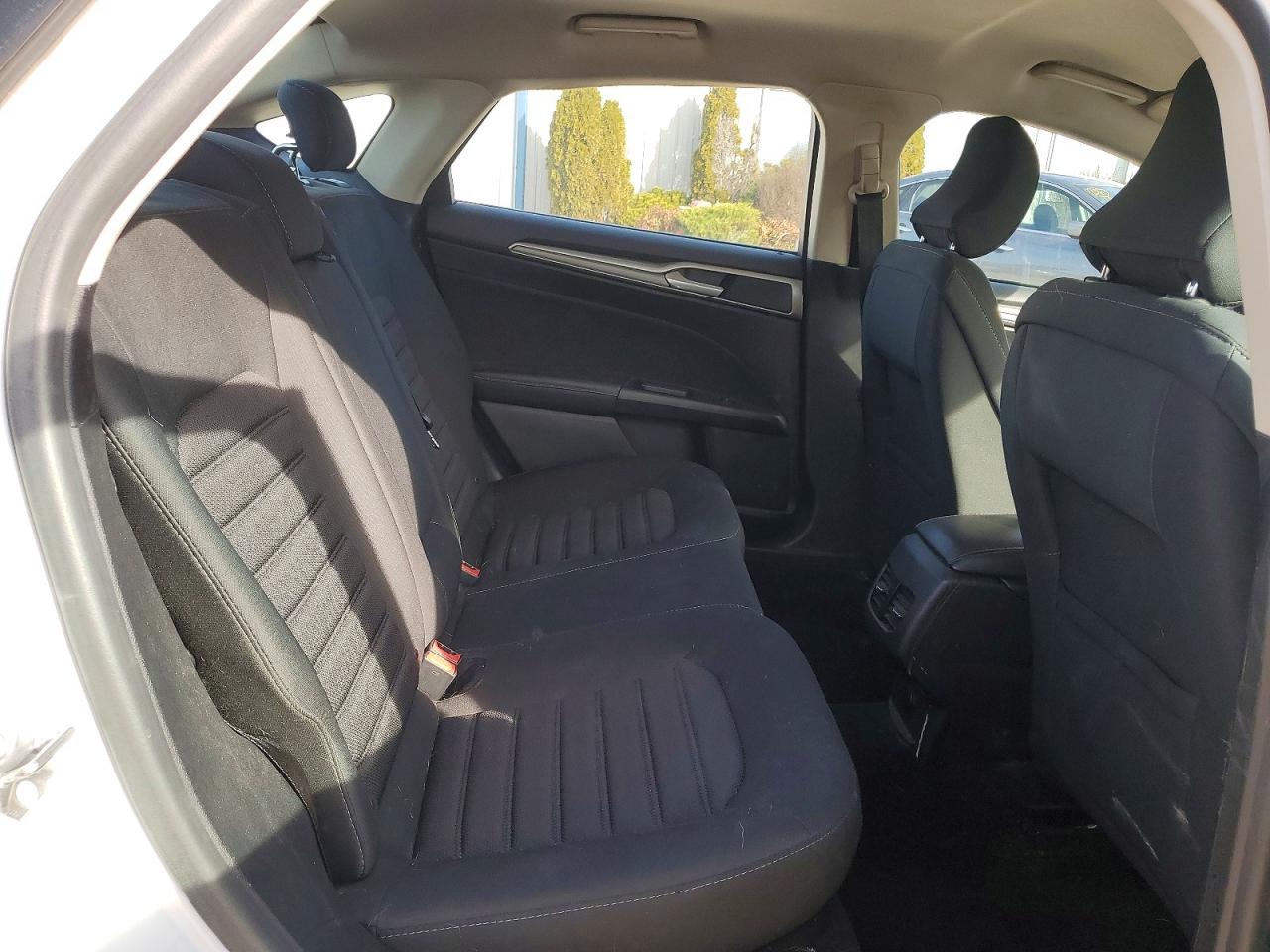 2017 FORD FUSION SE photo 10