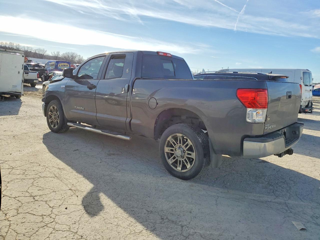 2013 TOYOTA TUNDRA DOUBLE CAB SR5 photo 2