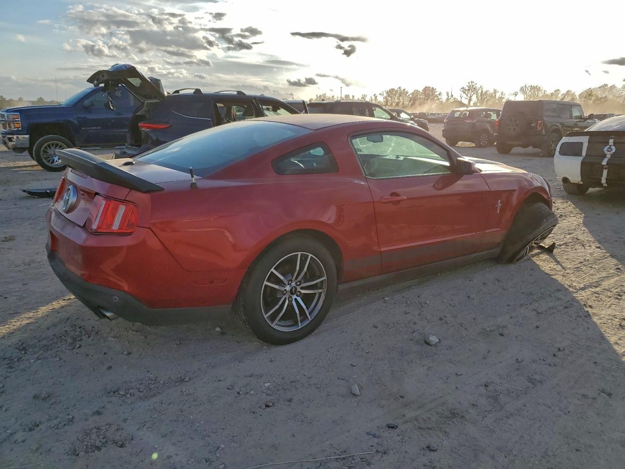 2012 FORD MUSTANG photo 3
