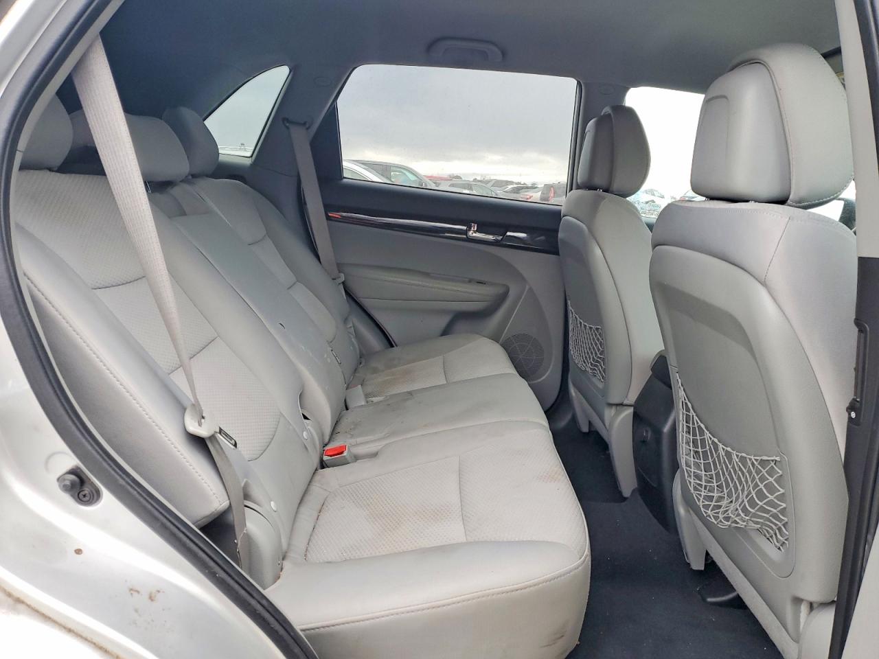 2011 KIA SORENTO BASE photo 11