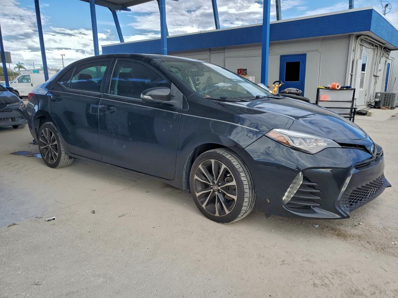 2017 TOYOTA COROLLA L photo 4